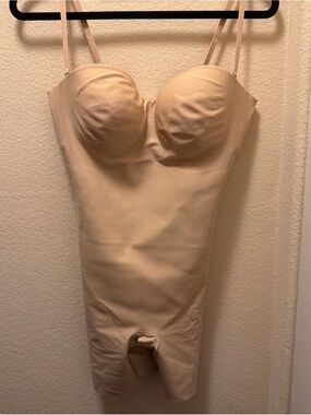 SKIMS Beige Sculpting Bodysuit